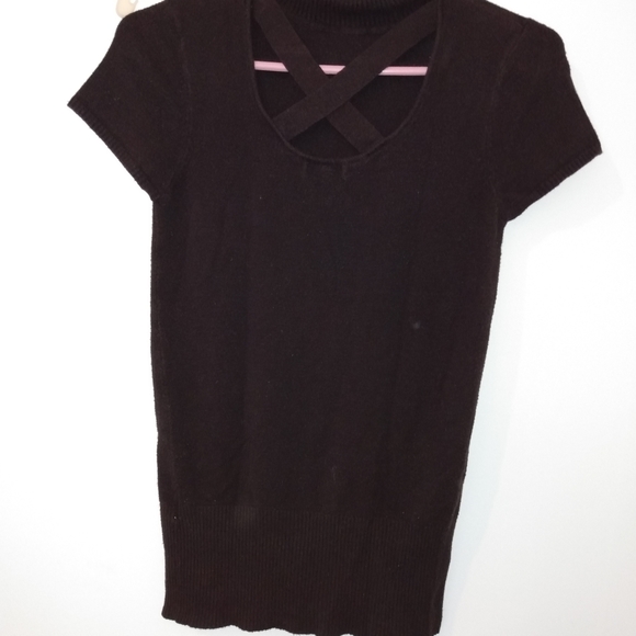 3/$15 Short sleeve turtle neck sweater - Picture 2 of 5